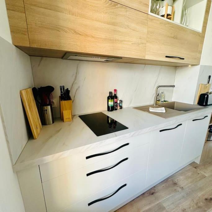 L'Echappee Chic Au Coeur De Valence Apartment Valence  Bagian luar foto